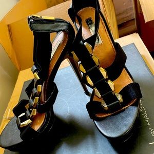 Platform heels, in a very good condition